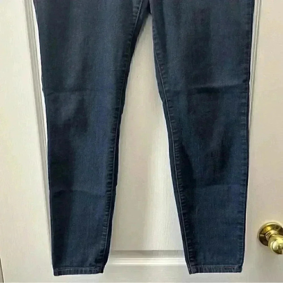 Forever 21 Jeans Slim Fit Cropped Ankle Length Mid Rise Dark Blue Denim Size 28 - Picture 6 of 13